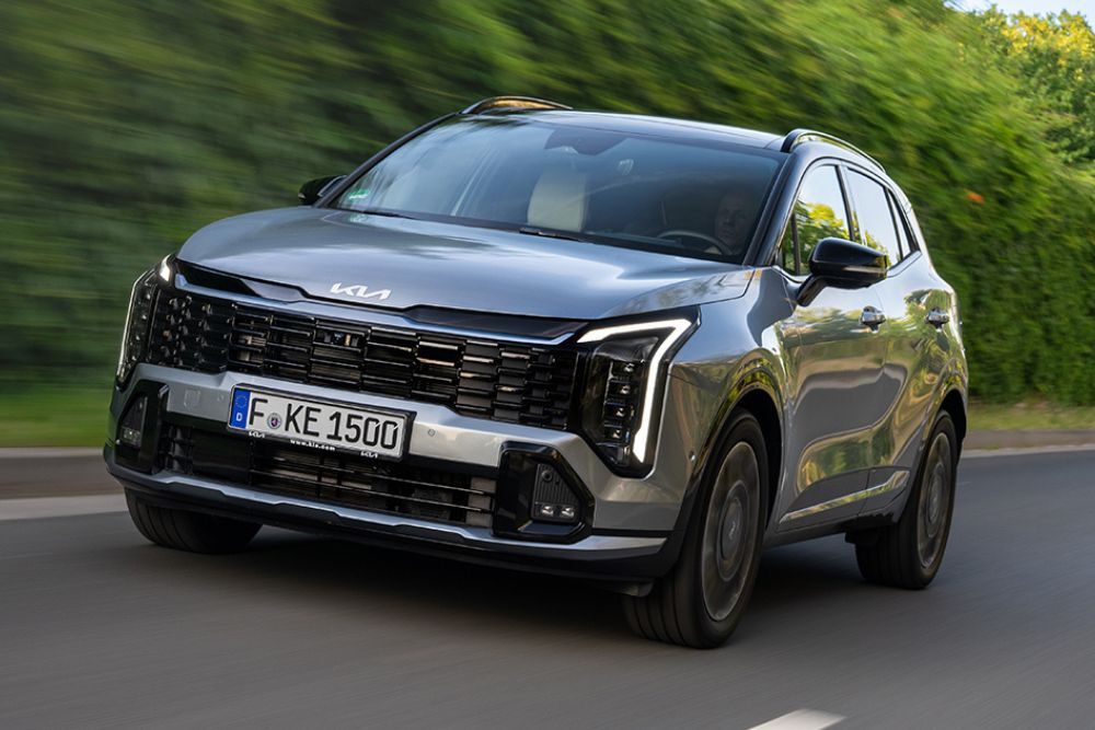 Kia Sportage – widok z przodu i lewego boku