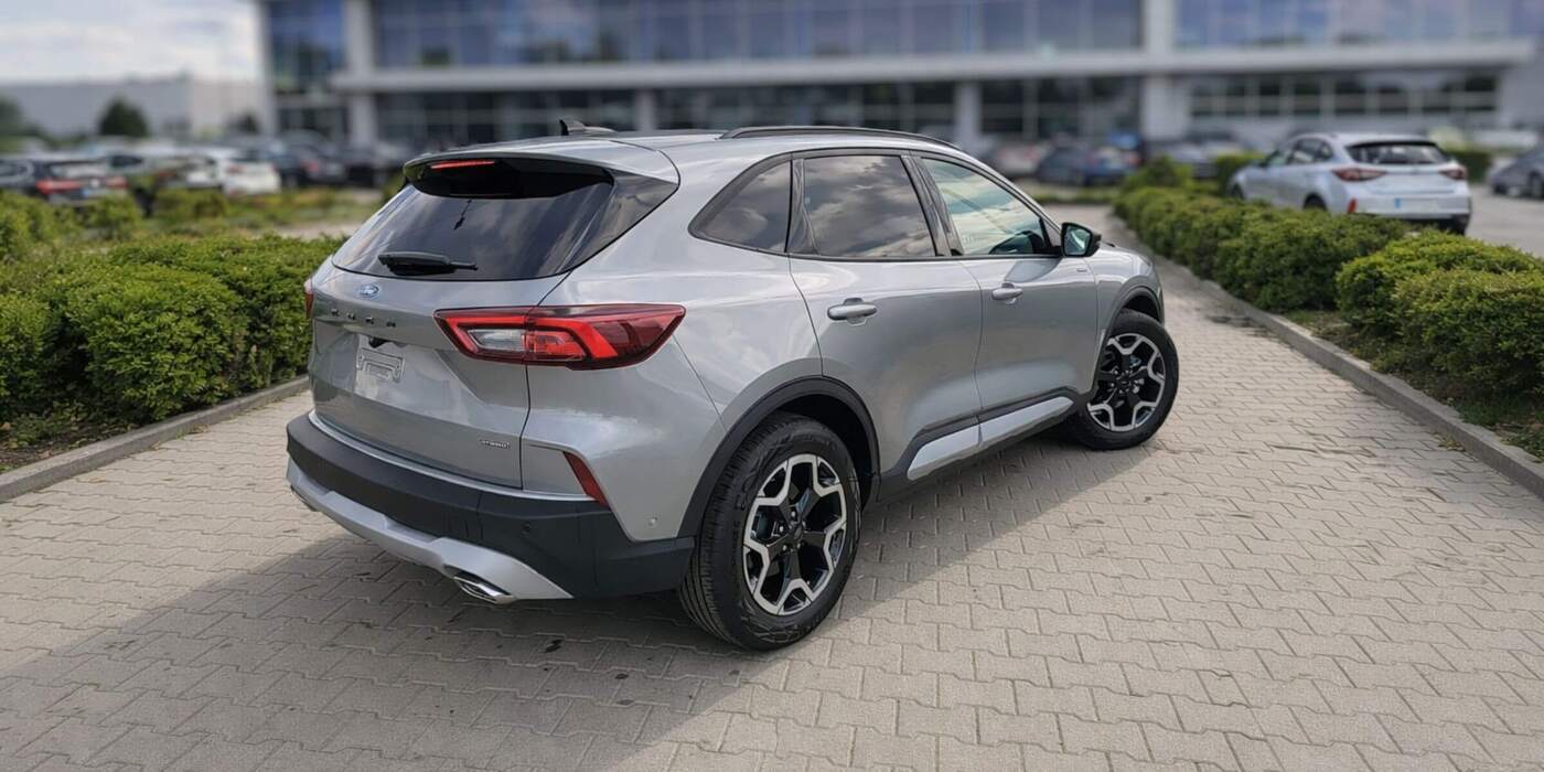 Ford Kuga 2.5 FHEV 180 KM – zdjęcie 4