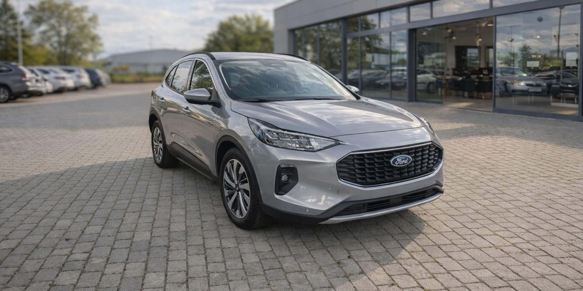 Ford Kuga 2.5 180KM FHEV ECVT TITANIUM – zdjęcie 3