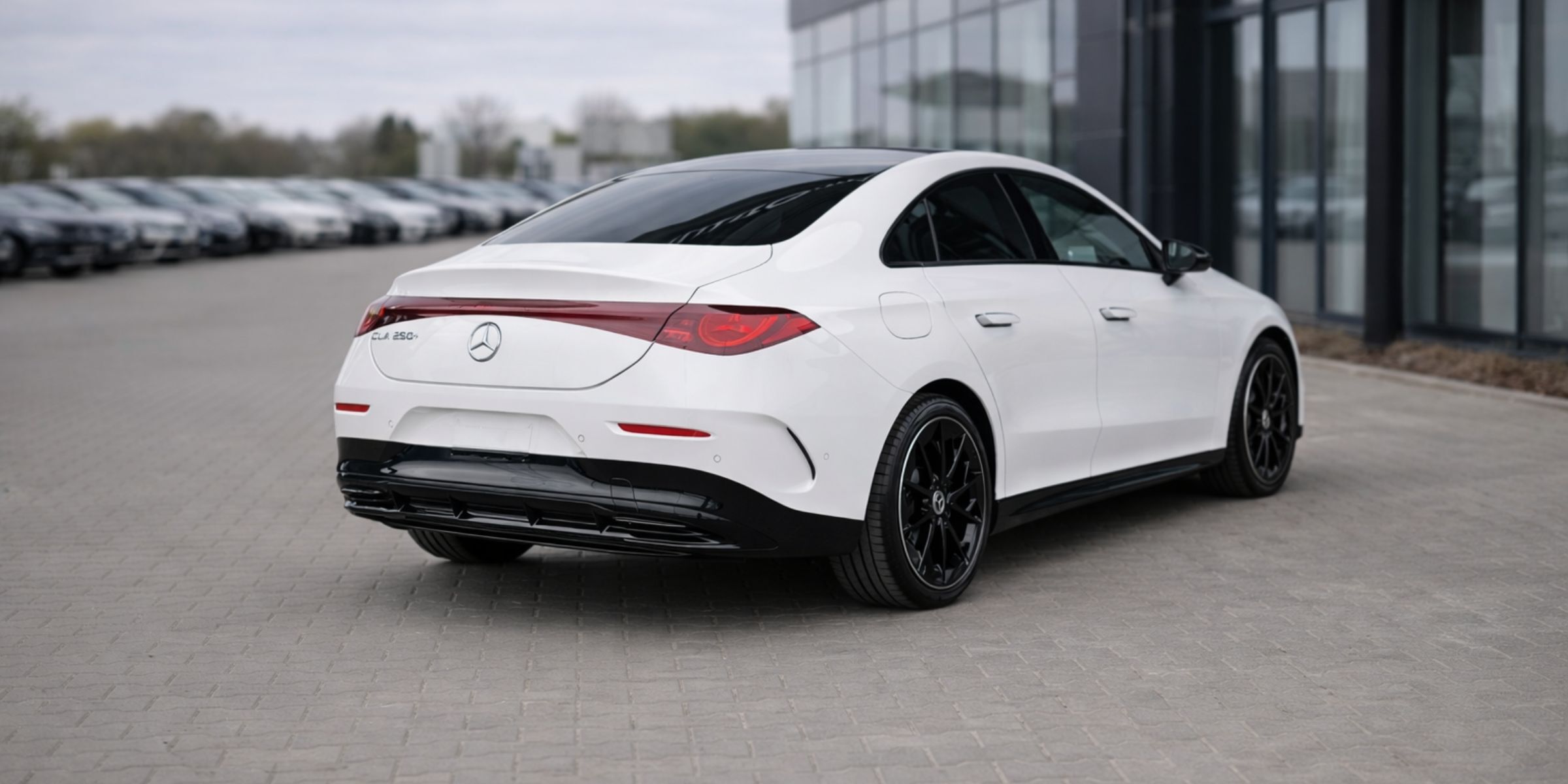 Mercedes-Benz CLA 200 AMG Line – zdjęcie 3