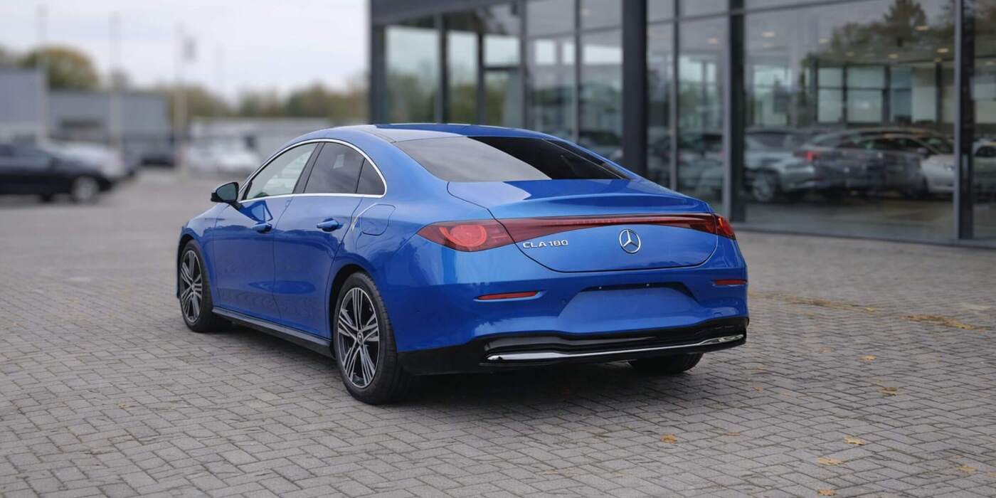 Mercedes-Benz CLA 200 Linia AMG – zdjęcie 2