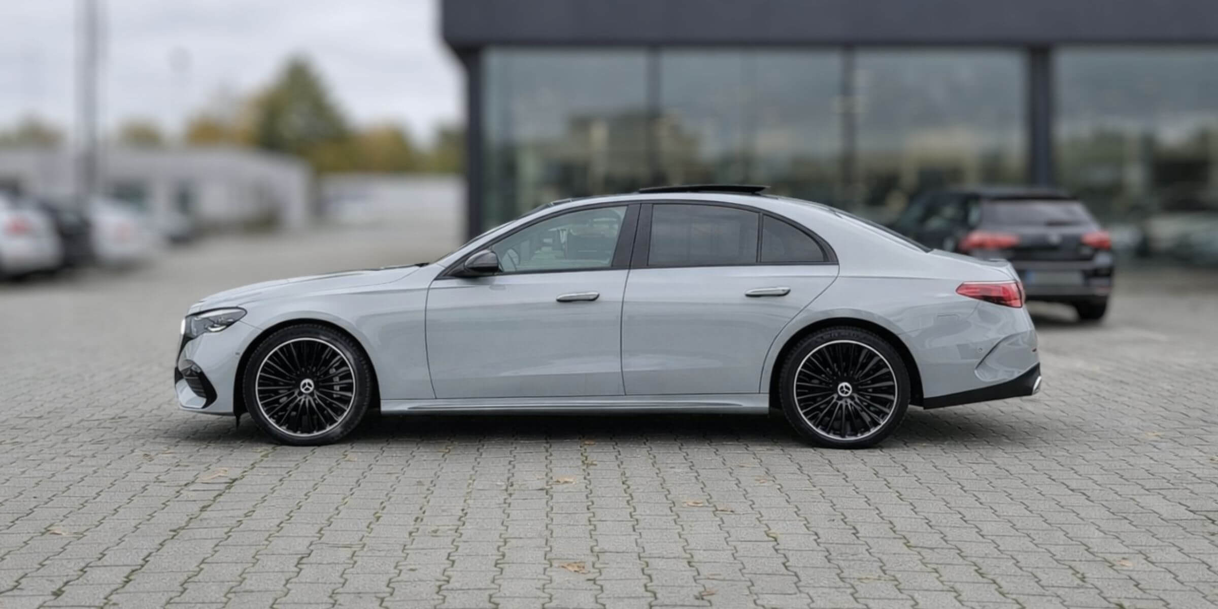 Mercedes-Benz E-Klasa 220d AMG Line – zdjęcie 4
