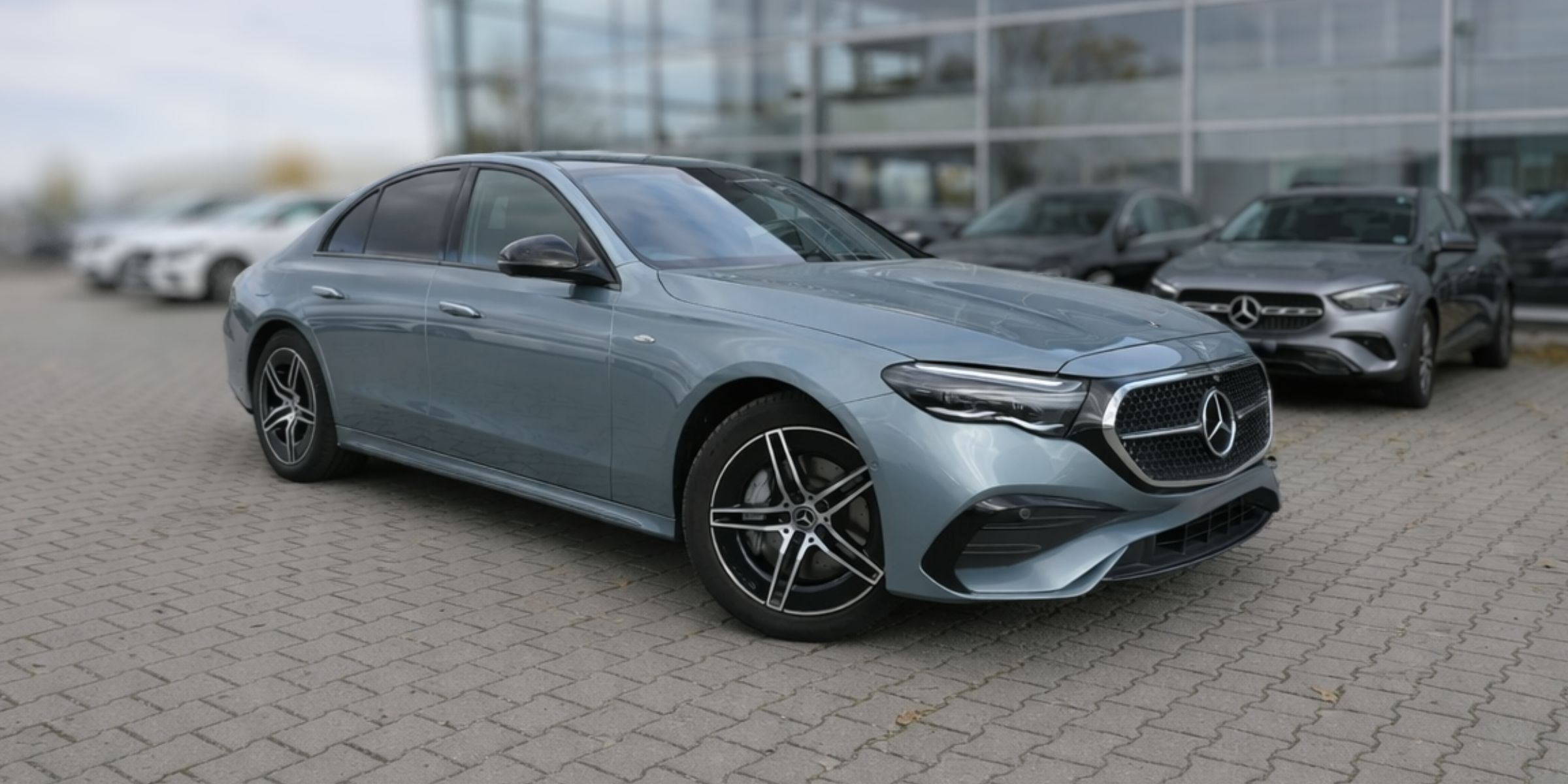 Mercedes-Benz E-Klasa 200 AMG Line – zdjęcie 2