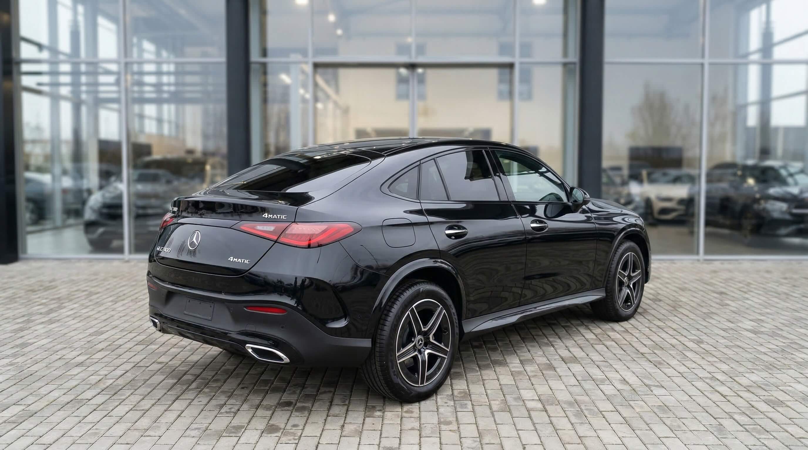 Mercedes-Benz GLC 220 d 4MATIC Coupé – zdjęcie 4