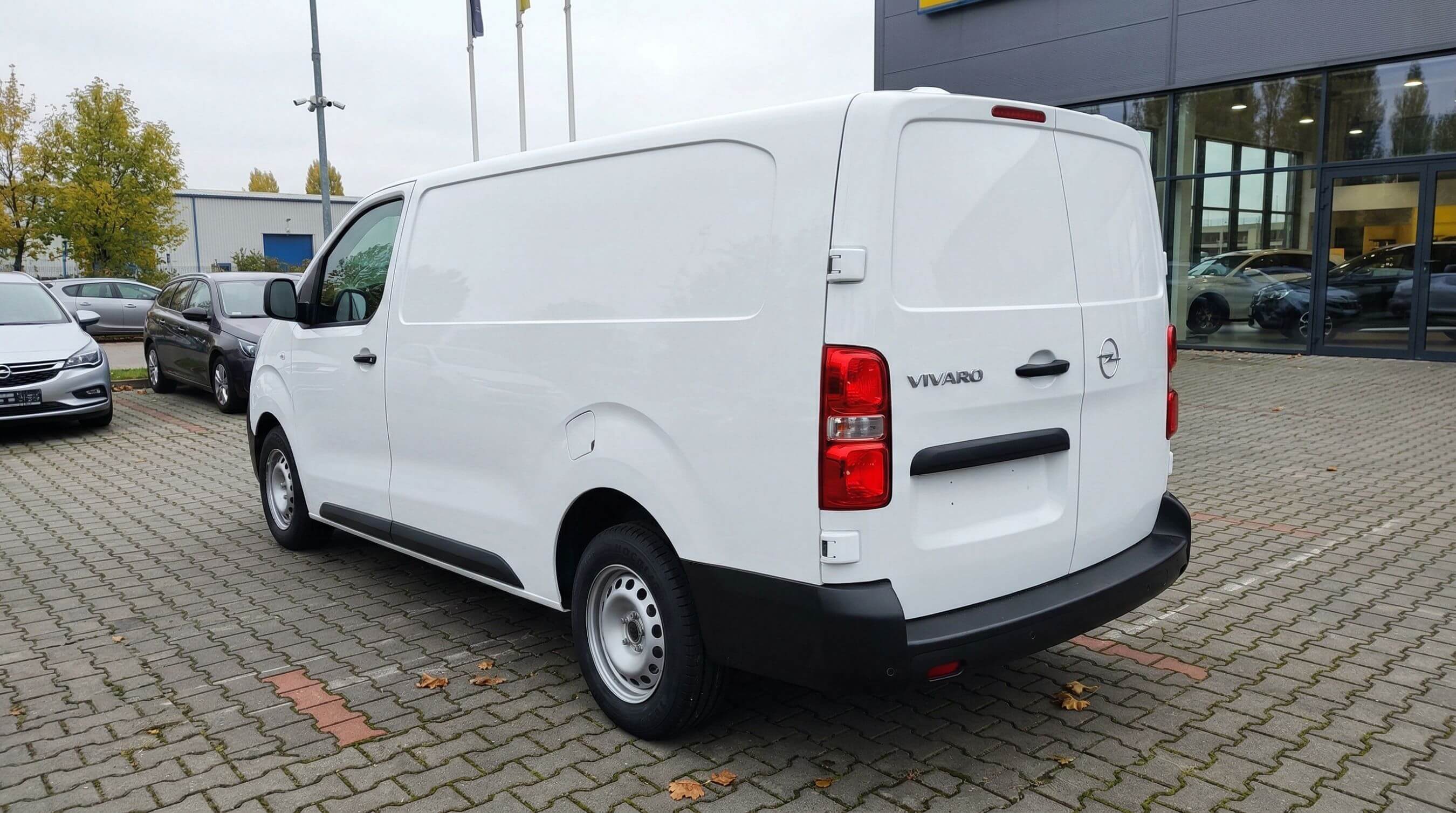 Opel Vivaro 2.0 144KM MT6 L2 – zdjęcie 3