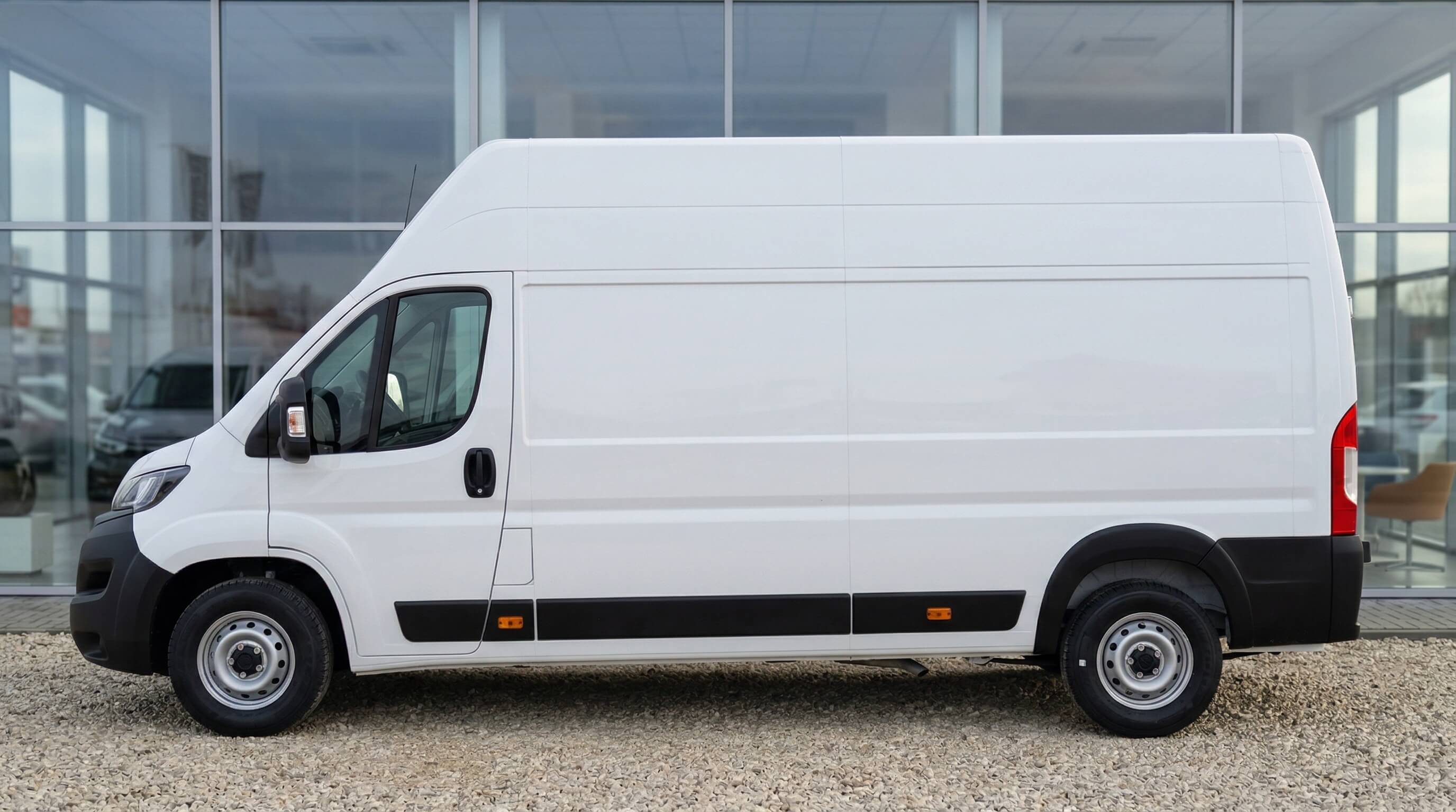 Peugeot Boxer 2.2 180KM L4H3 AT8 Furgon – zdjęcie 2