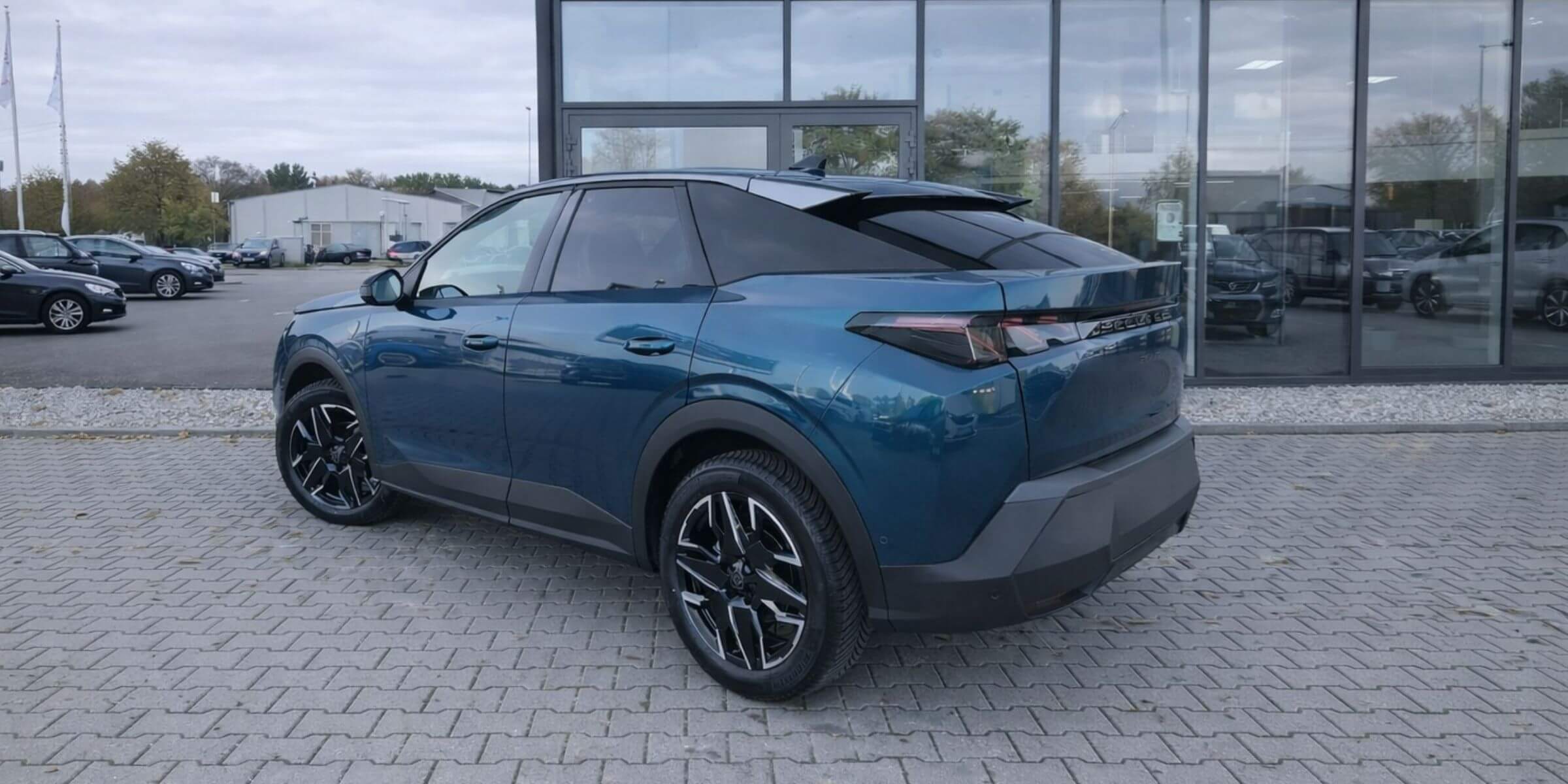 Peugeot 3008 GT Hybrid 145KM – zdjęcie 2