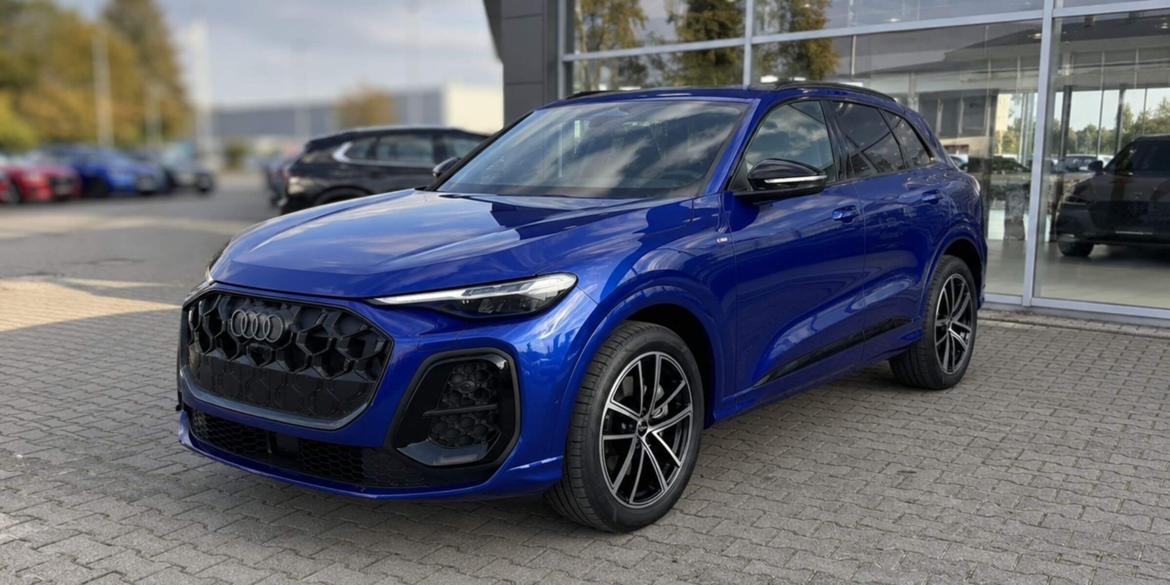 Audi Q5 – widok z przodu i lewego boku