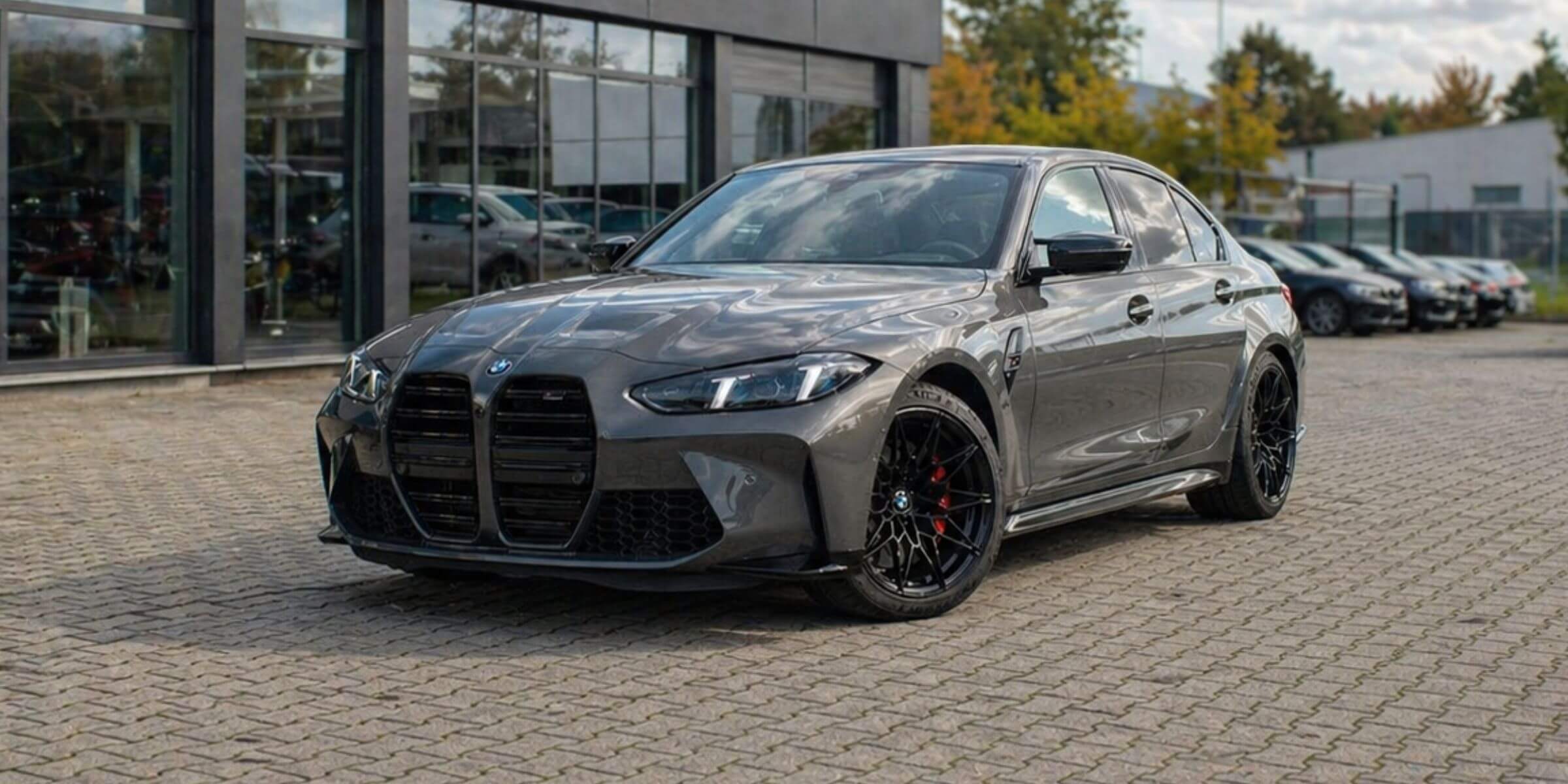 BMW M3 – widok z przodu i lewego boku