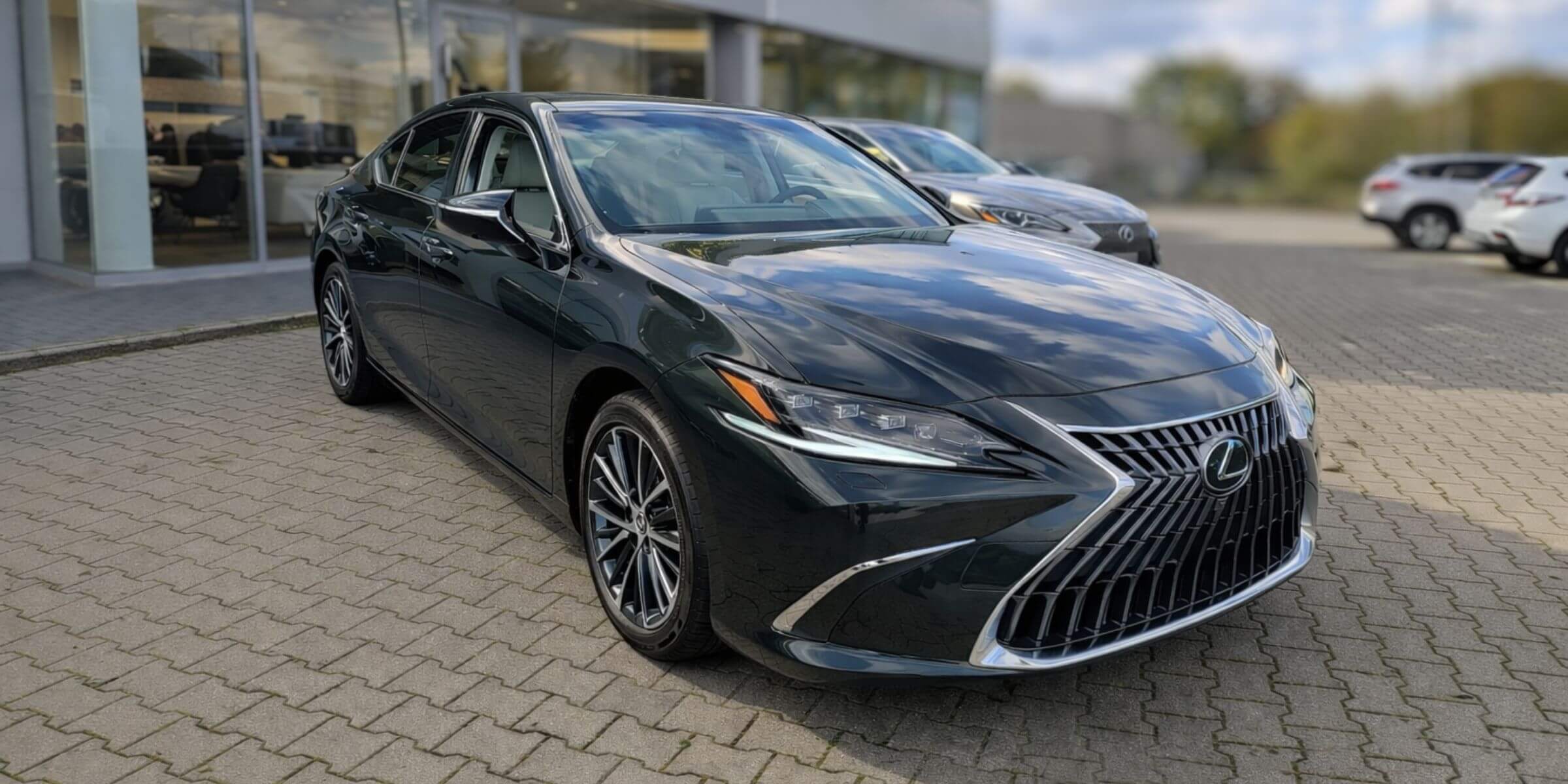 Lexus ES BUSINESS EDITION – zdjęcie 4