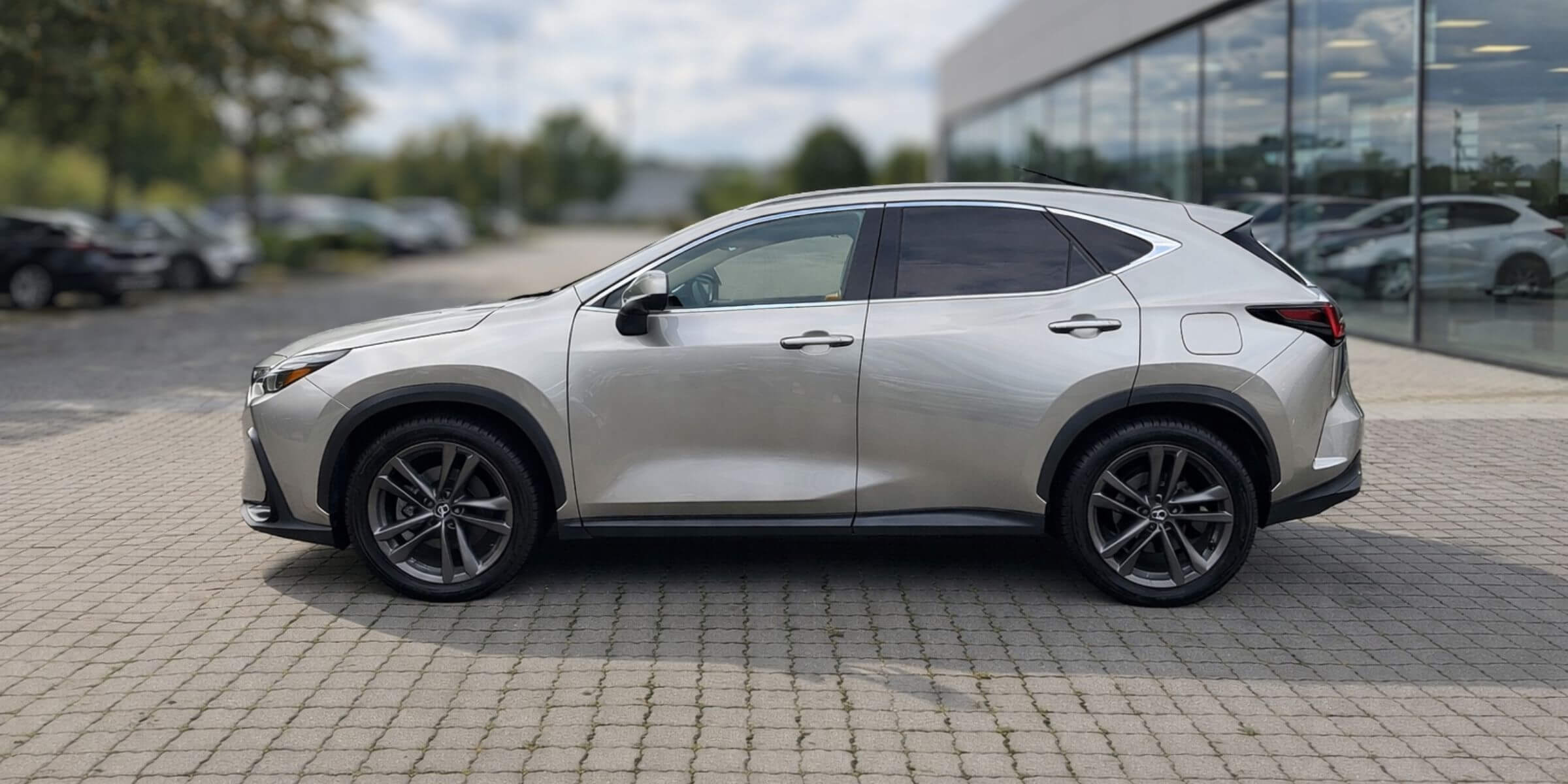 Lexus NX 350h – zdjęcie 2