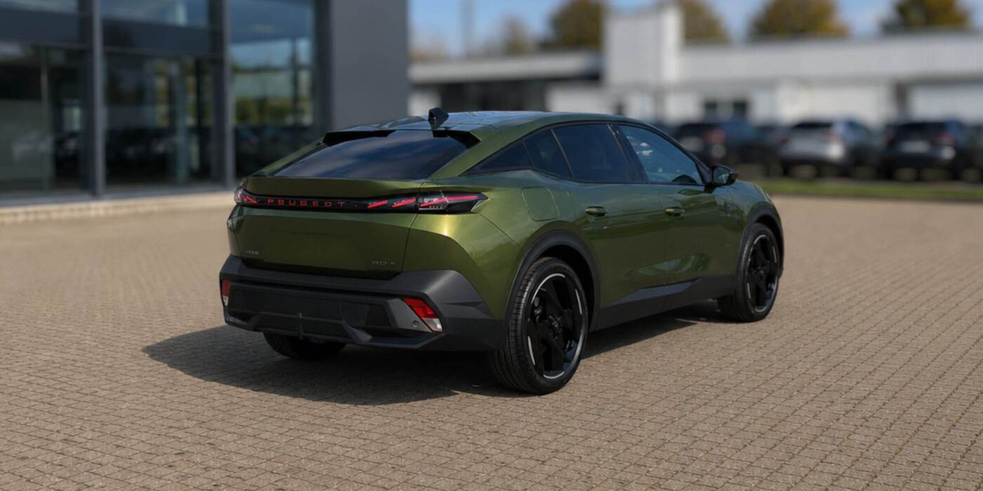Peugeot 408 GT Hybrid 145 KM – zdjęcie 4