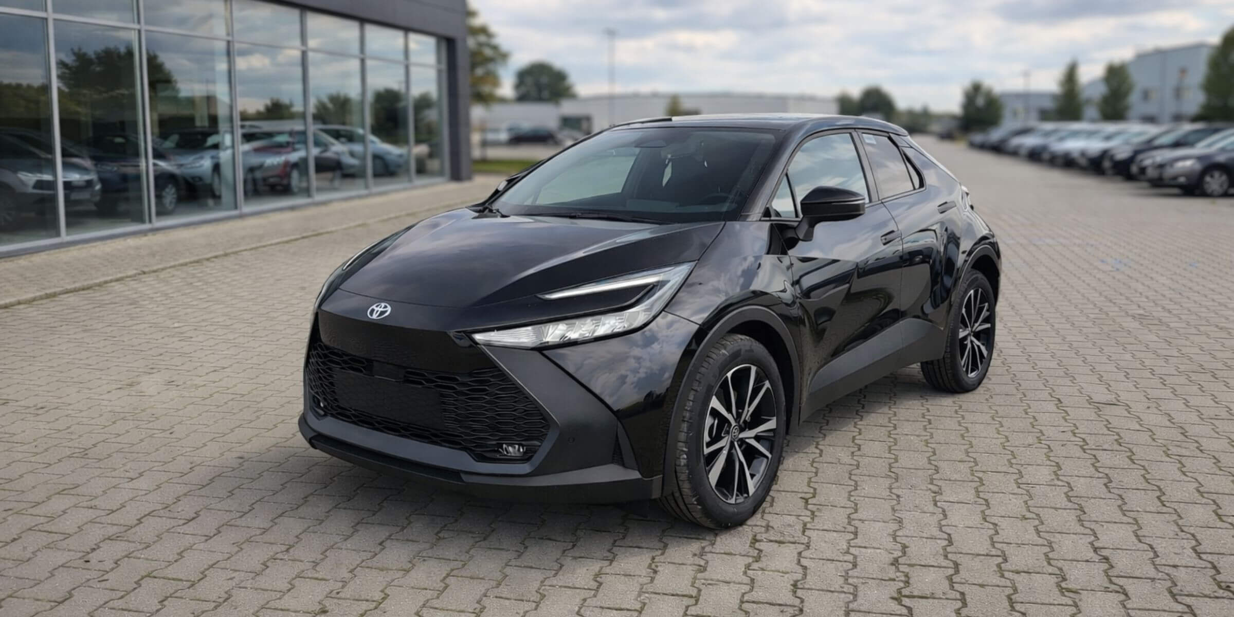 Toyota C-HR · Hybryda 140 KM
