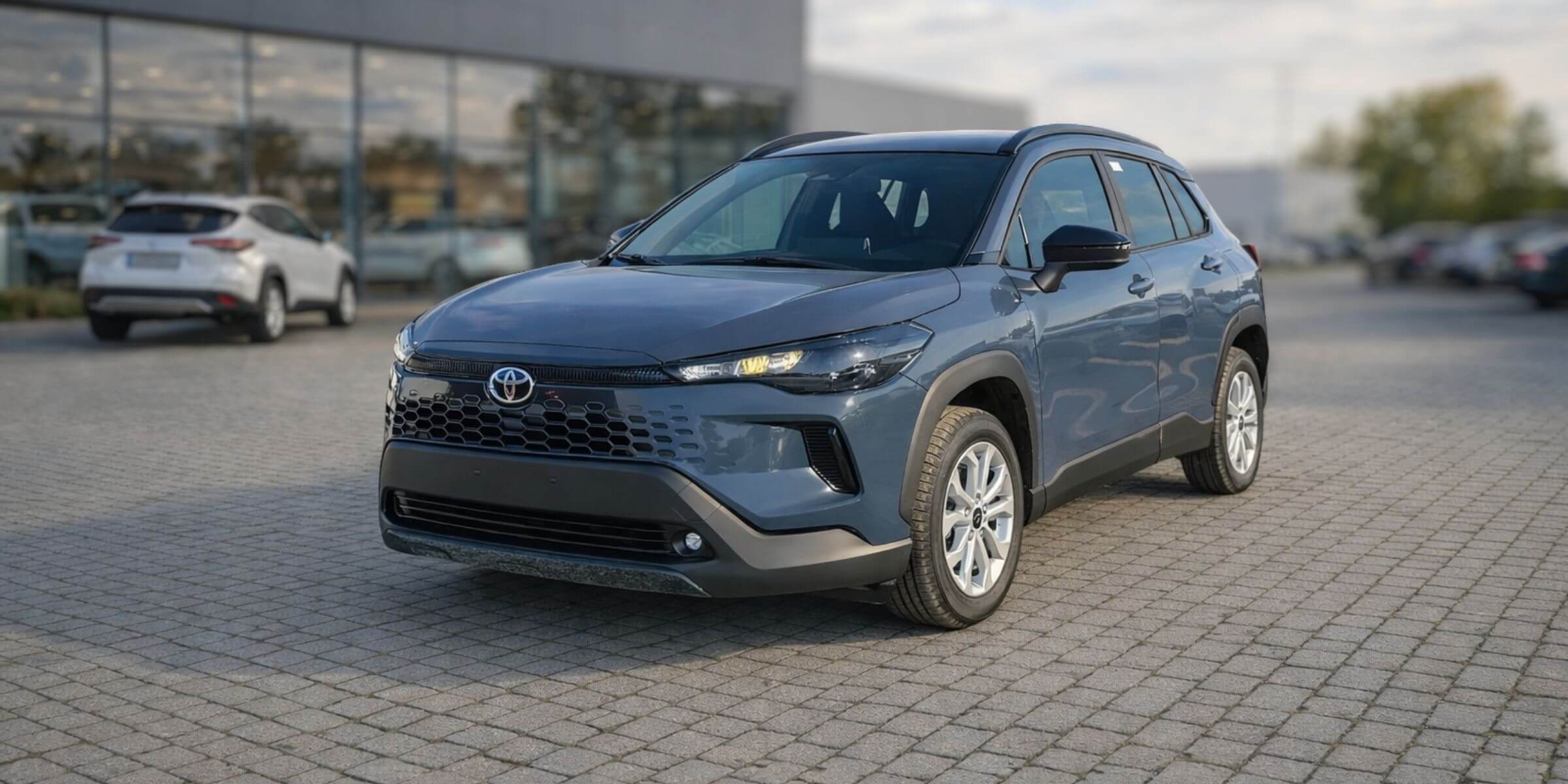 Toyota Corolla – widok z przodu i prawego boku