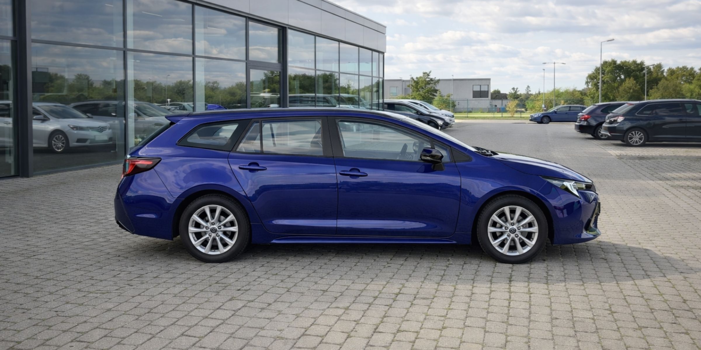 Toyota Corolla 1.8 Hybrid Comfort – zdjęcie 3